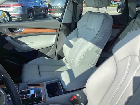 Used 2022 Audi Q5 e Premium Plus w/ Premium Plus Package image 14