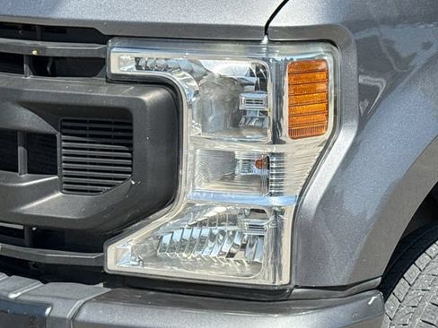 Used 2022 Ford F250 XL w/ Camper Package AWD/4WD image 4