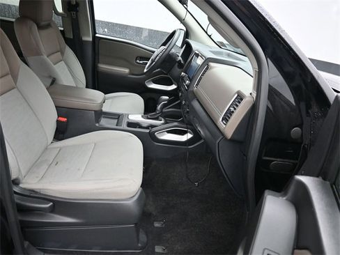 Used 2022 Nissan Frontier SV w/ Technology Package image 7