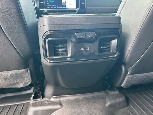 Used 2025 Chevrolet Silverado 2500 ZR2 w/ Technology Package AWD/4WD image 23