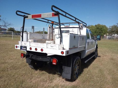 Used 2011 Ford F350 XL w/ Camper Pkg image 6