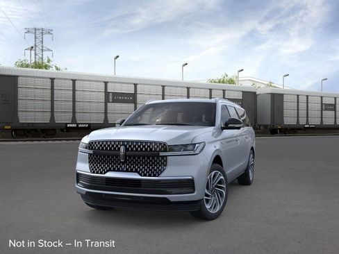 New 2026 Lincoln Navigator L Reserve image 2
