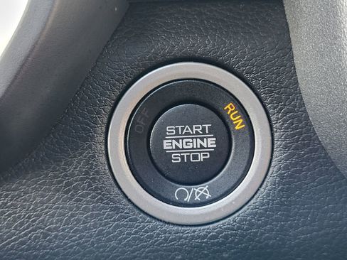 Used 2024 RAM 2500 Tradesman w/ Chrome Appearance Group image 22