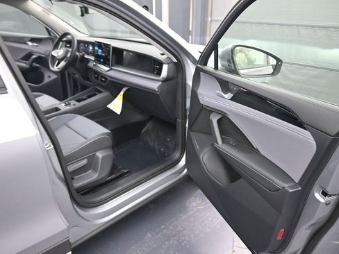 New 2026 Volkswagen Tiguan SE AWD/4WD image 43