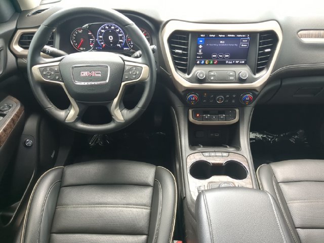 Used 2023 GMC Acadia Denali w/ Denali Ultimate Package FWD image 17