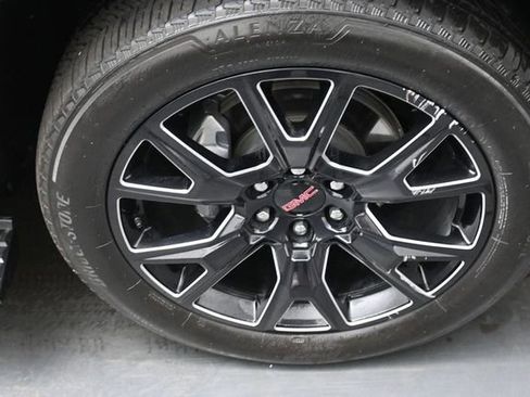 Used 2025 GMC Yukon XL Denali w/ Denali Reserve Package AWD/4WD image 32