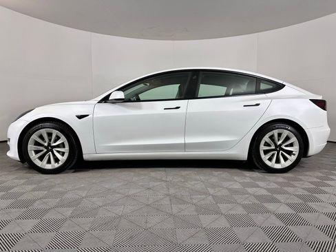 Used 2023 Tesla Model 3 Standard Range image 17