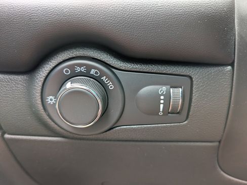 Used 2023 Dodge Durango GT image 35