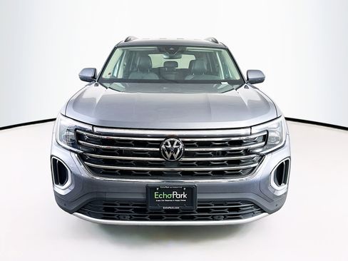 Used 2024 Volkswagen Atlas SE AWD/4WD image 2