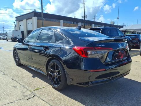 Used 2023 Honda Civic Sport image 3