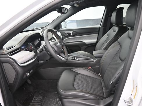 New 2026 Jeep Compass Latitude AWD/4WD image 11