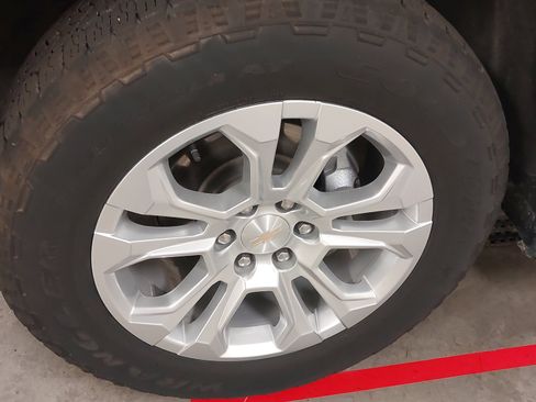 Used 2024 Chevrolet Silverado 1500 LTZ w/ Z71 Off-Road Package image 38