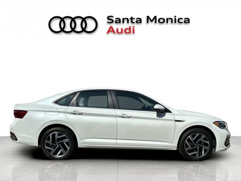 Used 2024 Volkswagen Jetta SEL FWD image 8