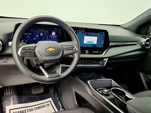 Used 2026 Chevrolet Equinox LT w/ Safety and Technology Package FWD image 12