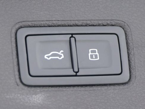 Used 2022 Bentley Bentayga AWD/4WD image 75