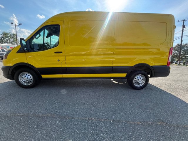 Used 2023 Ford Transit 250 Medium Roof AWD image 4