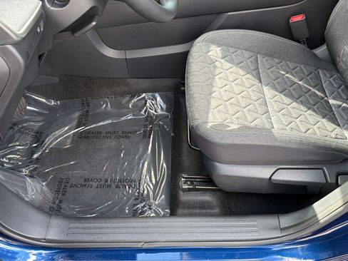 Certified 2025 Nissan Kicks SV w/ SV Premium Package FWD image 32