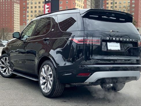 New 2026 Land Rover Discovery Limited Edition image 12