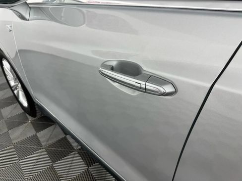 Used 2018 Cadillac XT5 AWD image 23
