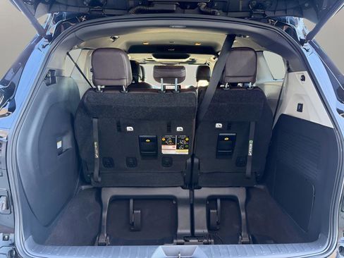 Used 2023 Toyota Sienna Platinum image 34