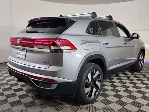 Used 2024 Volkswagen Atlas Cross Sport SE AWD/4WD image 7
