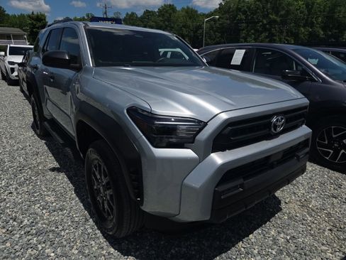 Used 2025 Toyota 4Runner SR5 AWD/4WD image 2