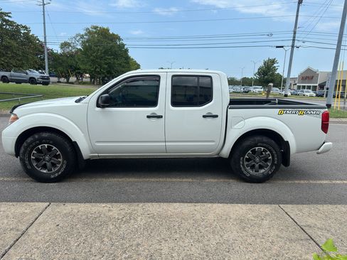 Used 2018 Nissan Frontier SV RWD image 7