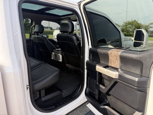 Used 2017 Ford F450 Lariat w/ Lariat Ultimate Package AWD/4WD image 17