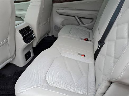 New 2026 Volkswagen Atlas SE image 11