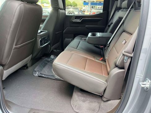 New 2026 GMC Sierra 1500 Denali w/ Denali Reserve Package AWD/4WD image 17