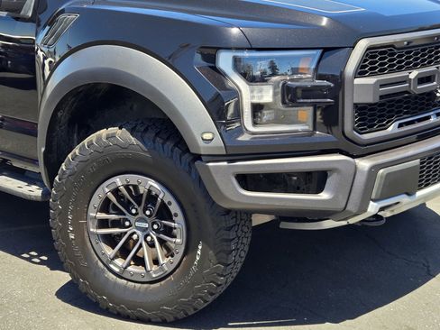 Used 2020 Ford F150 Raptor w/ Equipment Group 802A Luxury AWD/4WD image 9