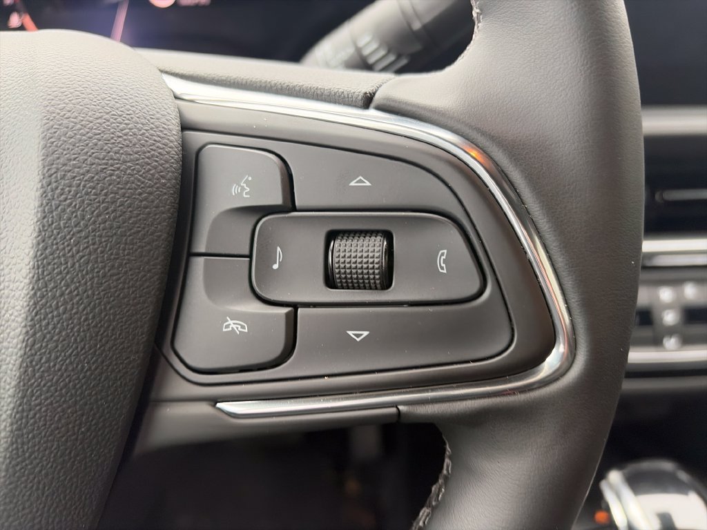 Used 2026 Buick Envista Sport Touring w/ Convenience I Package FWD image 13