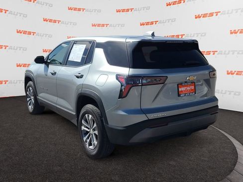 Used 2025 Chevrolet Equinox LT FWD image 3
