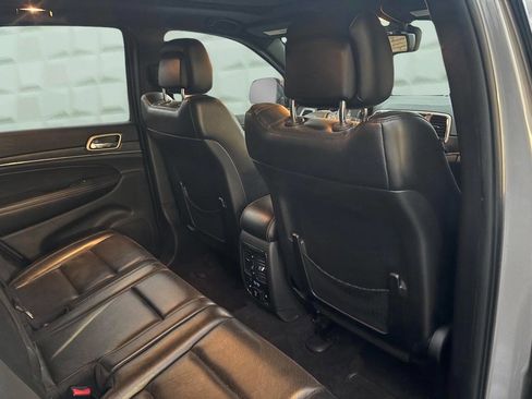 Used 2015 Jeep Grand Cherokee Limited w/ Luxury Group II image 26