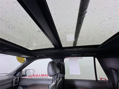 Used 2021 Ford Expedition Max Limited image 26