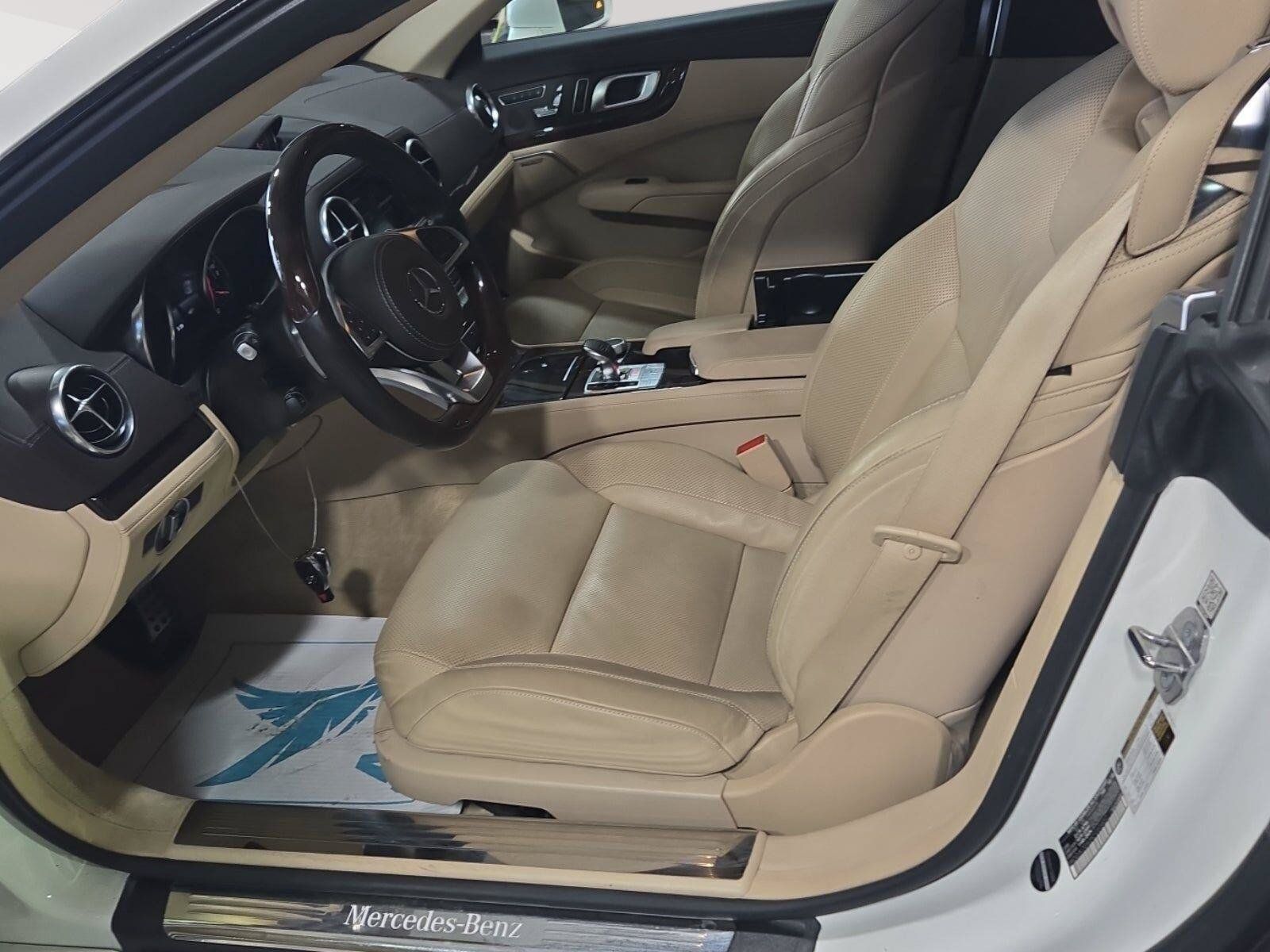 Used 2019 Mercedes-Benz SL 550 image 4