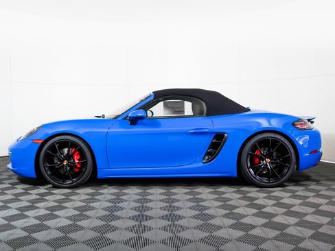 Used 2025 Porsche 718 Boxster S image 2
