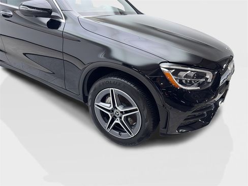 Used 2022 Mercedes-Benz GLC 300 w/ AMG Line image 17