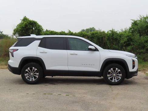 Certified 2026 Chevrolet Equinox LT AWD/4WD image 2