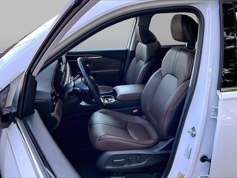 Used 2025 Honda Pilot Elite image 9