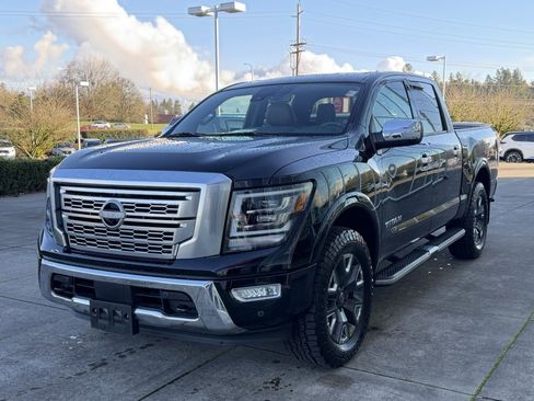Used 2024 Nissan Titan Platinum Reserve w/ Moonroof Package image 5