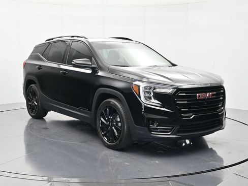 Used 2023 GMC Terrain SLT w/ Tech Package FWD image 3