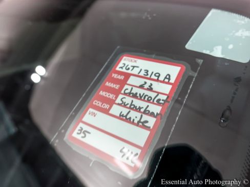 Used 2023 Chevrolet Suburban Z71 w/ Z71 Off-Road Package AWD/4WD image 35