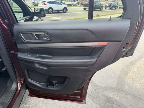 Used 2019 Ford Explorer XLT w/ Equipment Group 201A AWD/4WD image 19