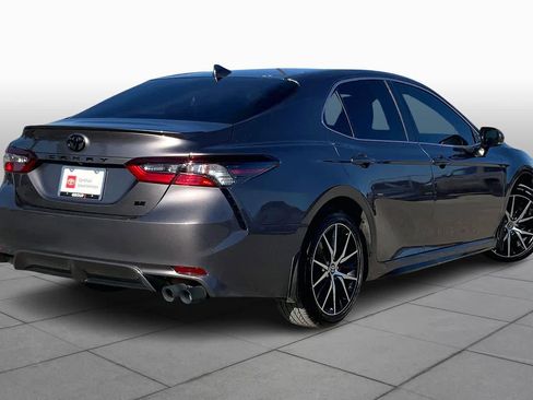 Used 2024 Toyota Camry SE image 12