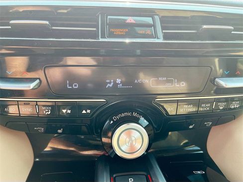 Used 2024 Acura MDX SH-AWD w/ Technology Package image 16