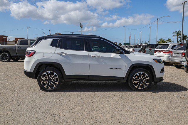 Used 2024 Jeep Compass Limited AWD/4WD image 3