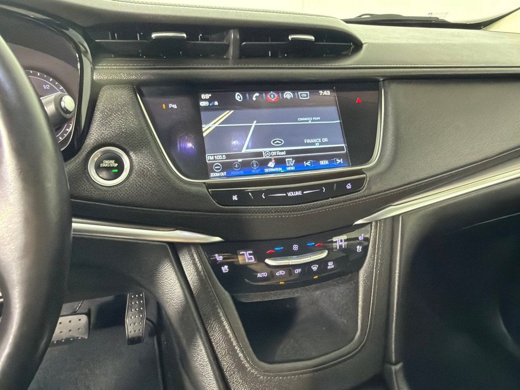 Used 2018 Cadillac XT5 Premium Luxury AWD/4WD image 17