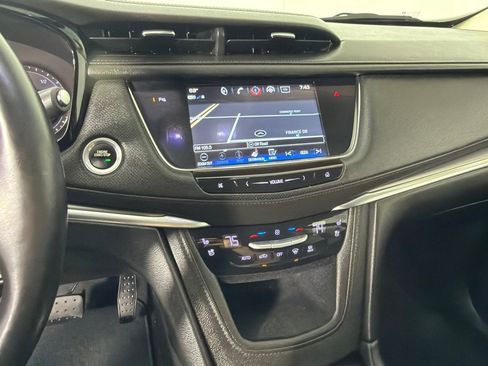 Used 2018 Cadillac XT5 Premium Luxury AWD/4WD image 17