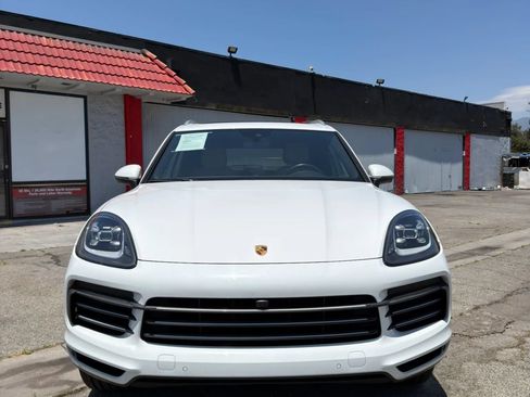 Used 2021 Porsche Cayenne AWD/4WD image 2